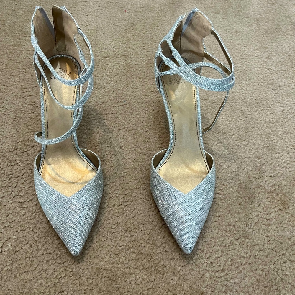 NEW BELLE Badgley Mishka Silver Heels